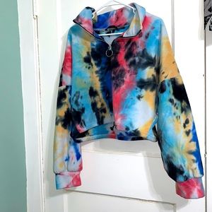 Multicolor cropped hoodie w/ adjustable waist tie